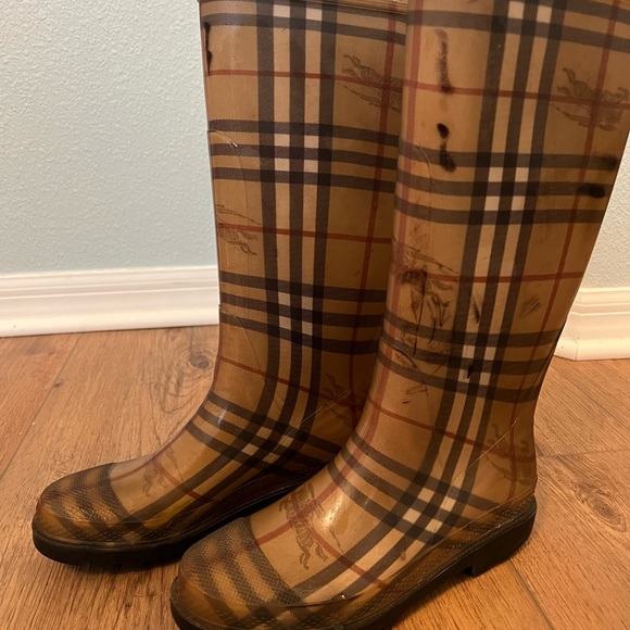 Burberry Boots US 6.5 - Picture 8 of 8